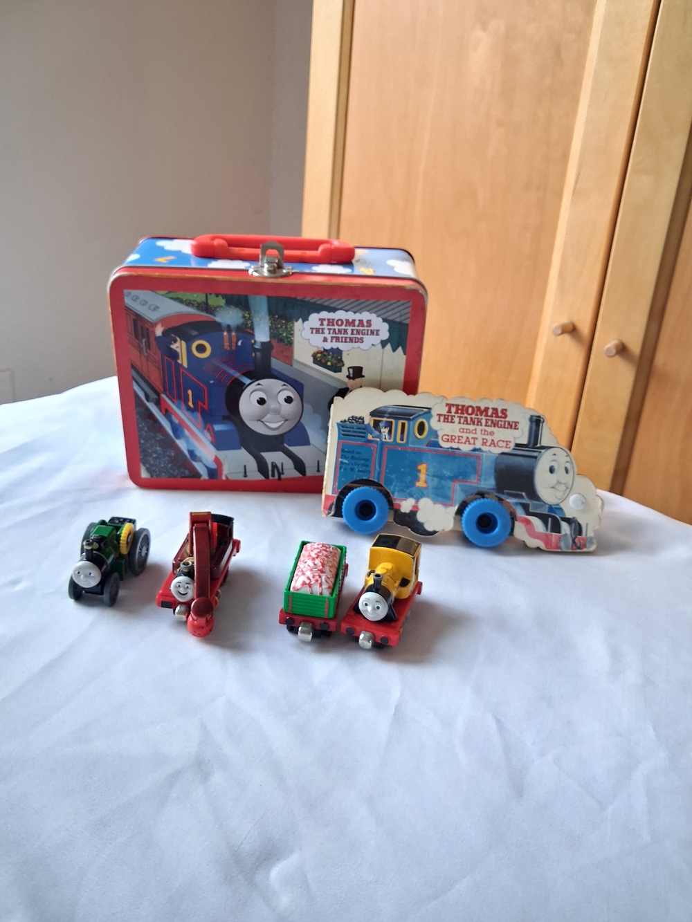 Thomas & Friends Lunchbox Book Toy Train Set